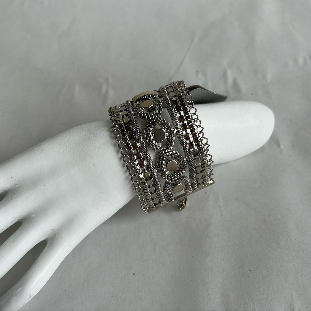 Womens D’lux new chunky‎ silver tone bracelet